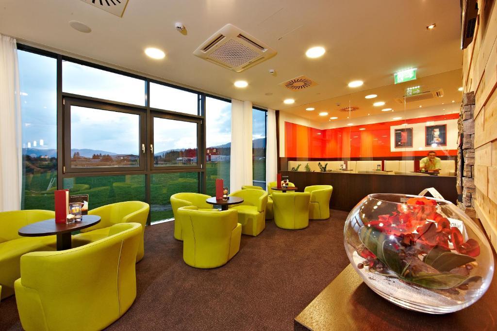 Mt Hotel Zeltweg Εξωτερικό φωτογραφία